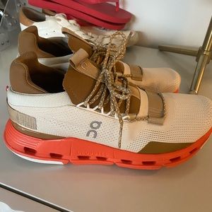 Brand new condition, worn once On Cloud sneakers size 9